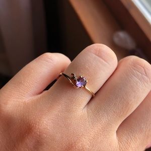 // Light Amethyst Gold Ring